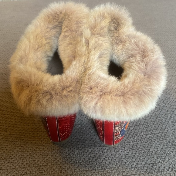 Spring Step L’Artiste Red Leather Mule w/ Faux Fur Like New Condition Sz Euro 39 - Picture 3 of 7